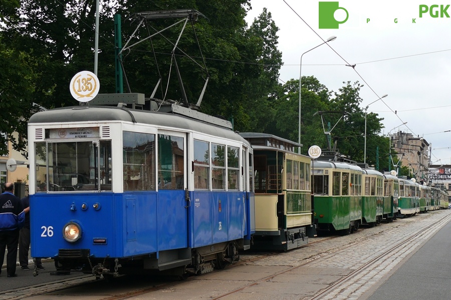 Kolumna tramwajów