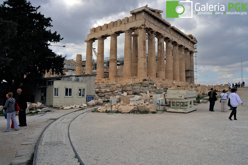 Wąskotorówka pod Akropolem #1